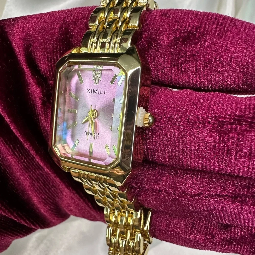Elegant Gold Snake Chain Watch - Picture 9 of 9